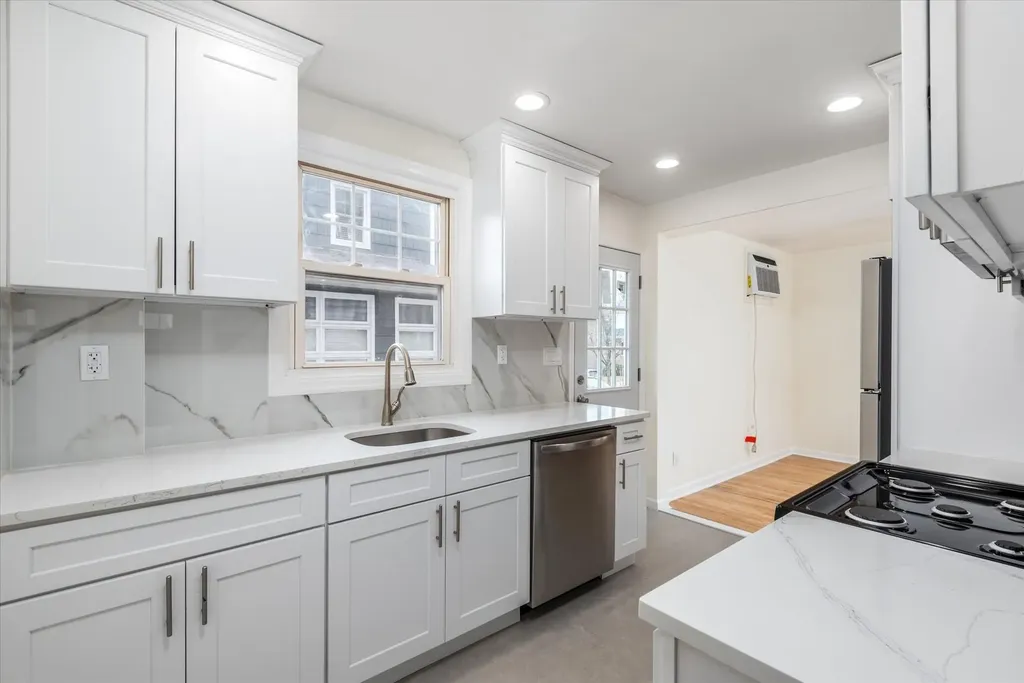 163 E Saint Marks Place Valley Stream NY 11580