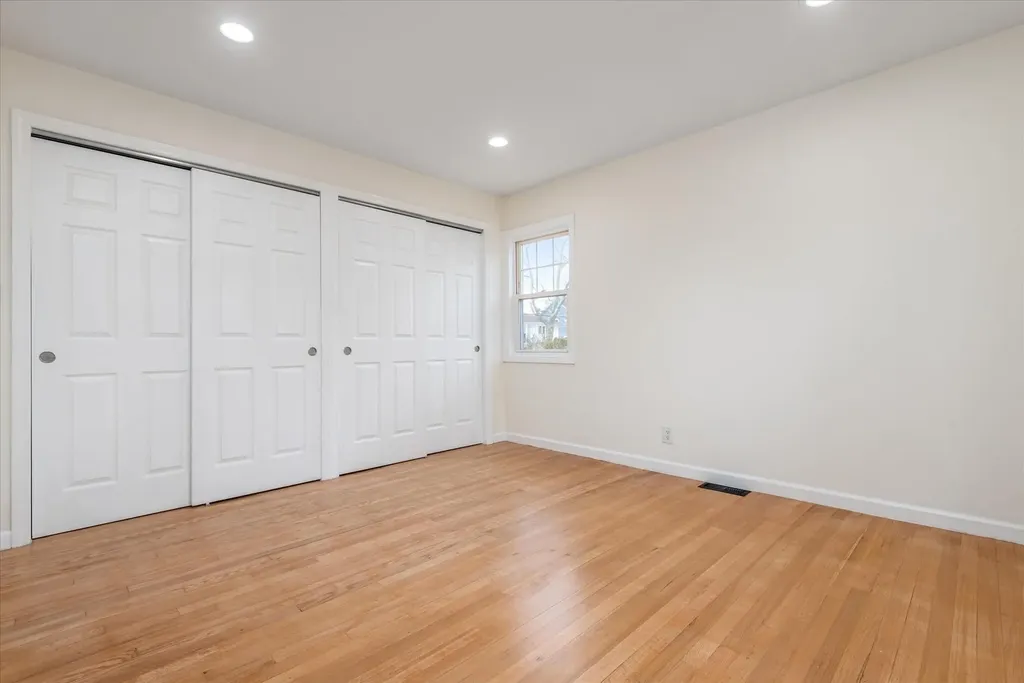 163 E Saint Marks Place Valley Stream NY 11580
