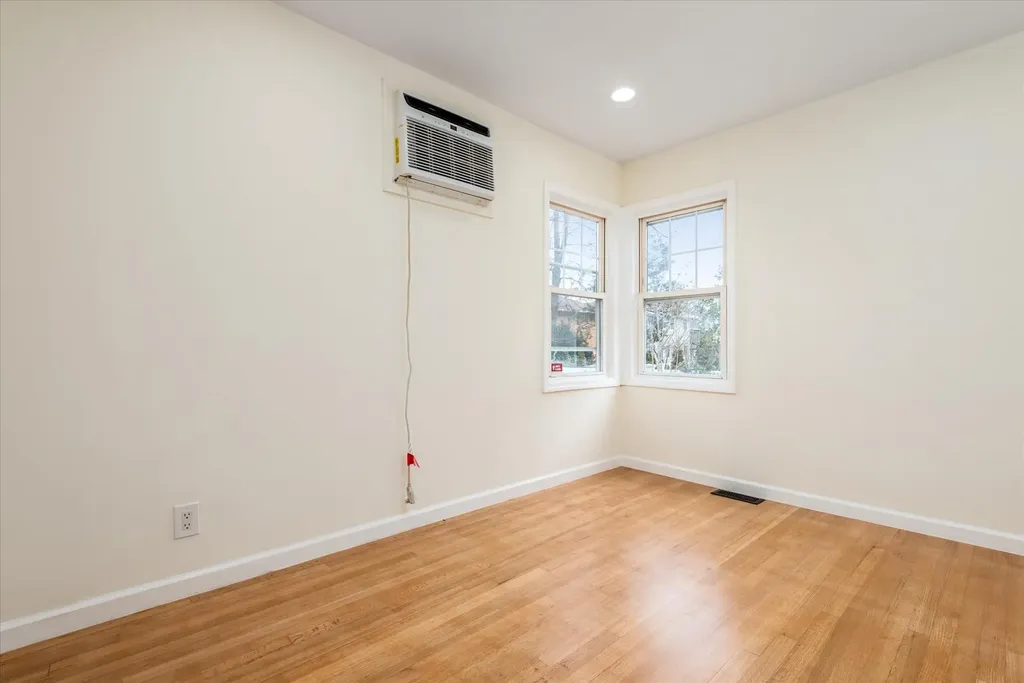163 E Saint Marks Place Valley Stream NY 11580