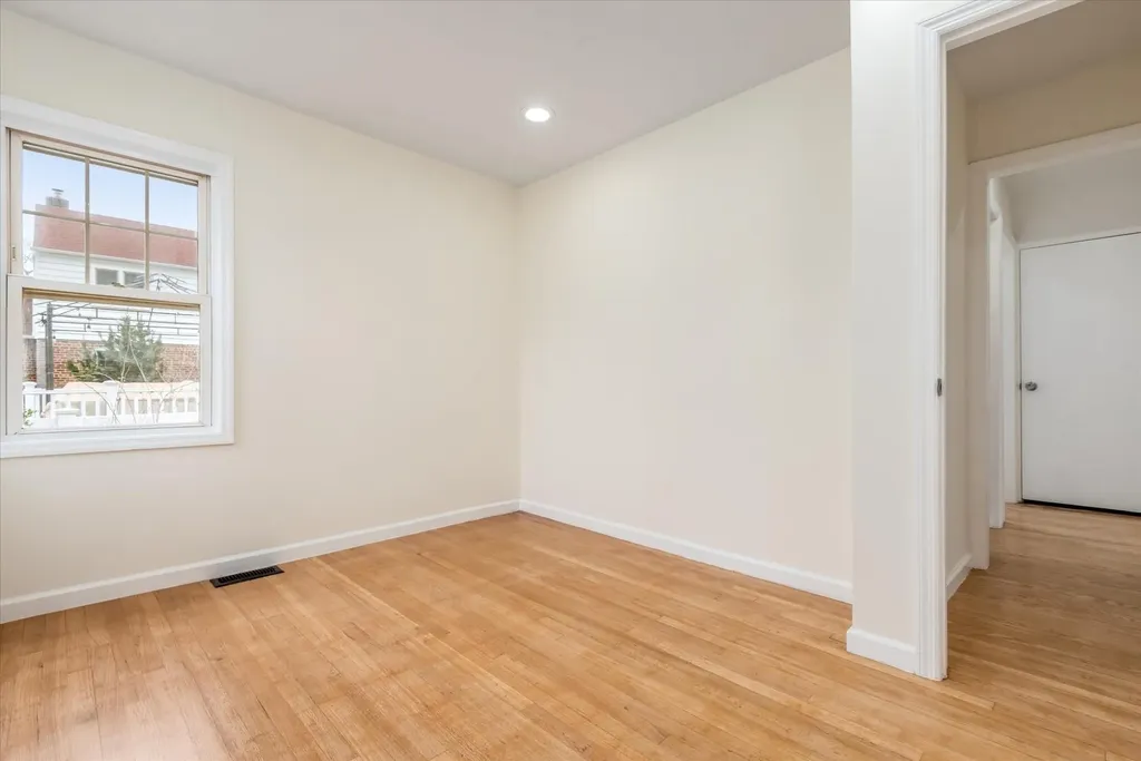 163 E Saint Marks Place Valley Stream NY 11580