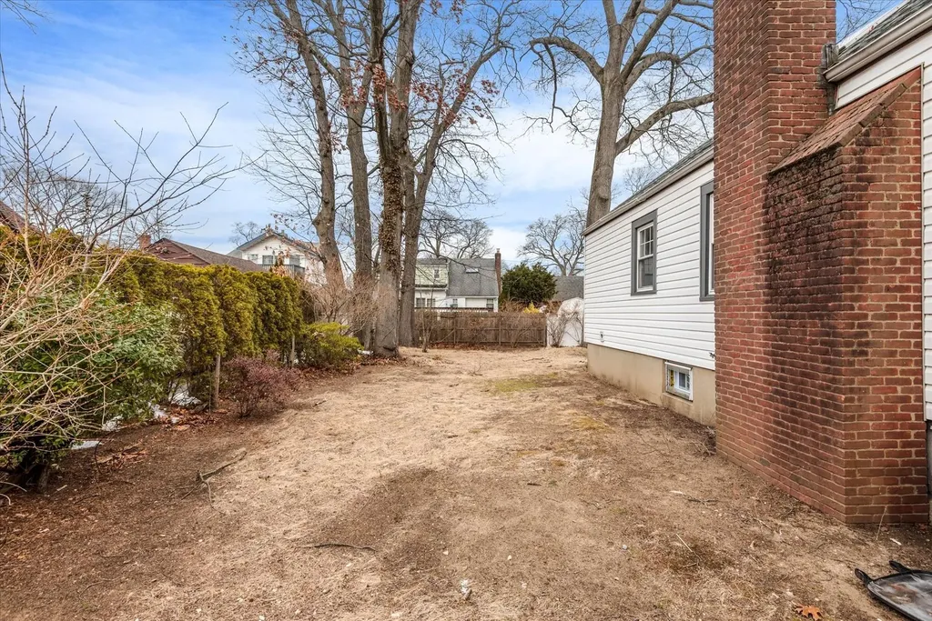 163 E Saint Marks Place Valley Stream NY 11580