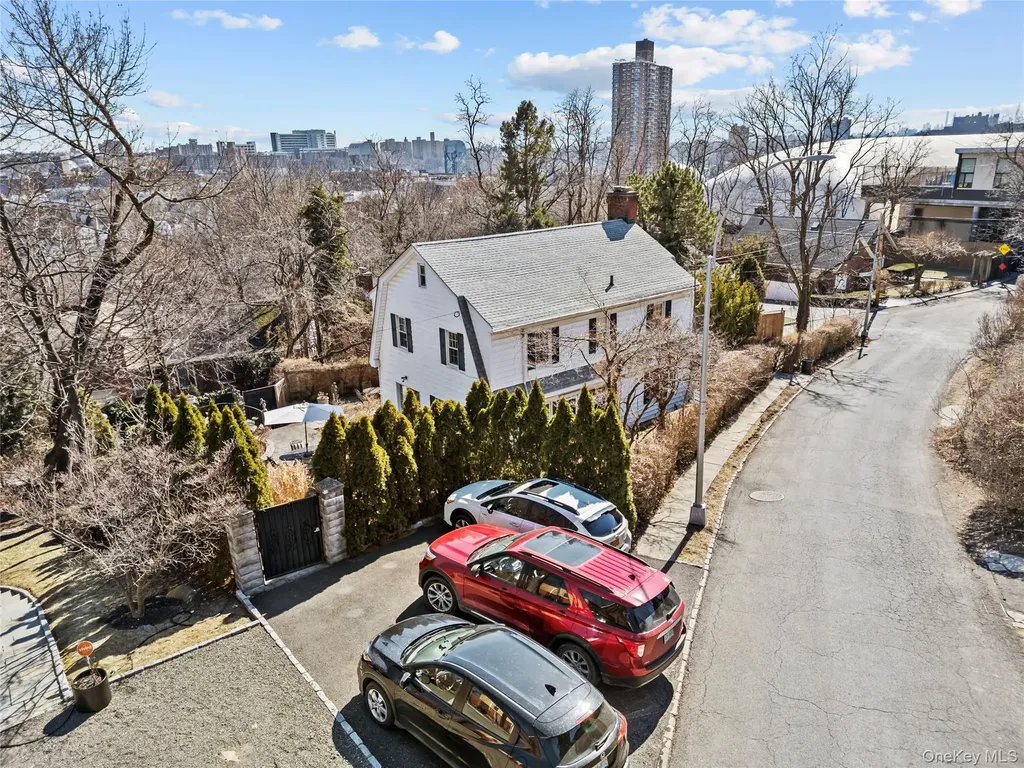 2711 Edgehill Avenue Bronx NY 10463
