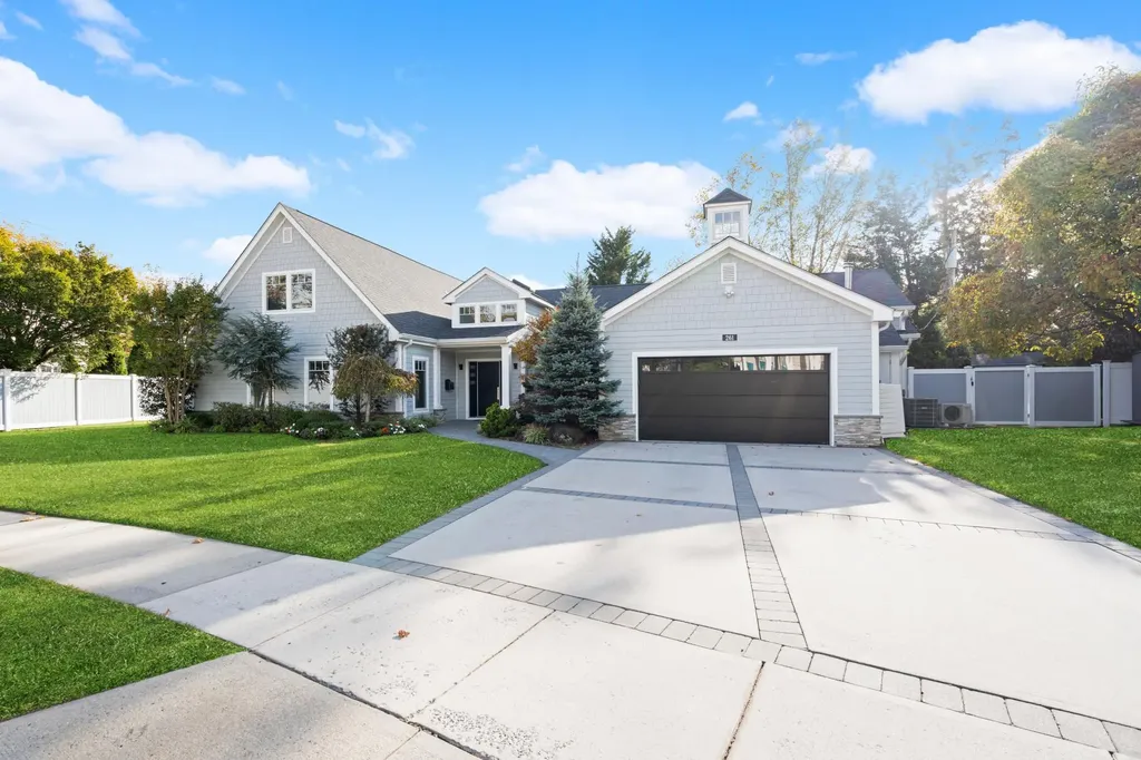 261 Wilmot Drive Hewlett NY 11557