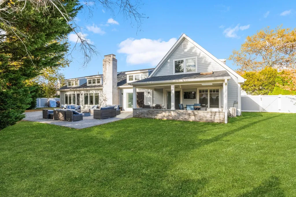 261 Wilmot Drive Hewlett NY 11557