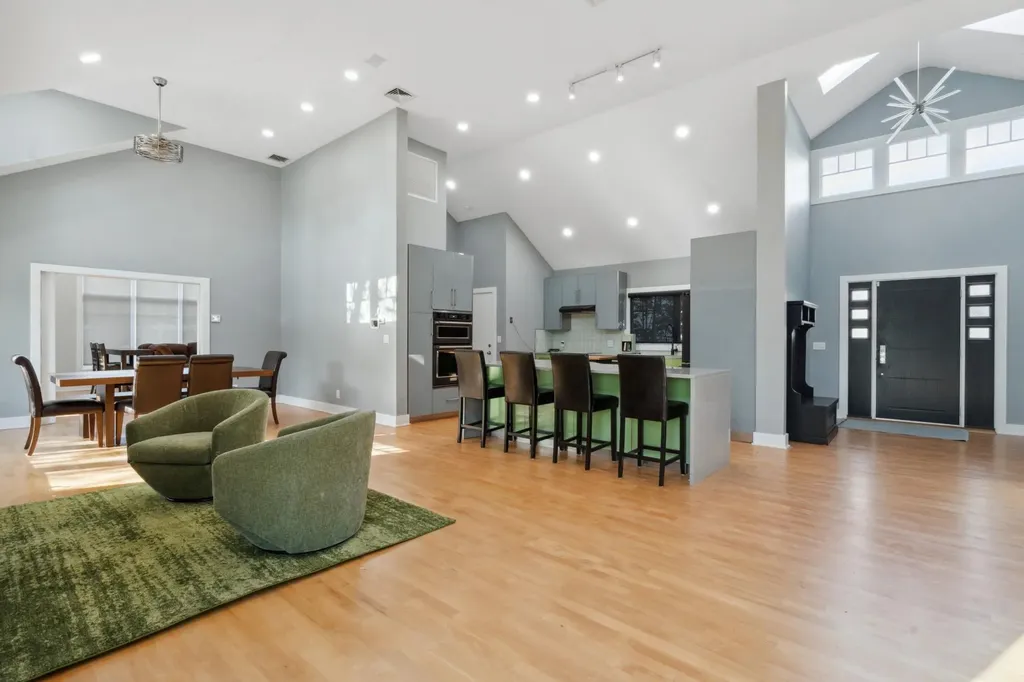 261 Wilmot Drive Hewlett NY 11557