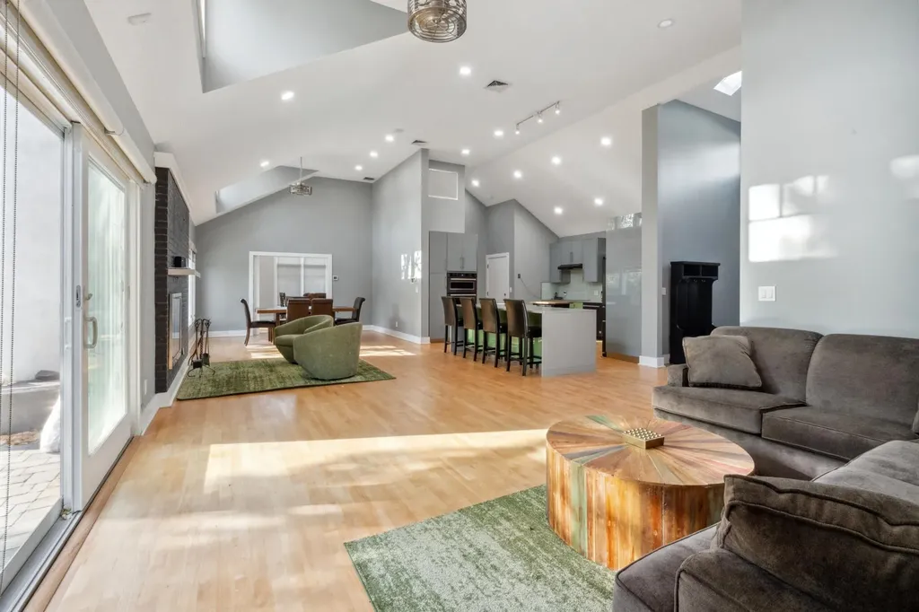 261 Wilmot Drive Hewlett NY 11557
