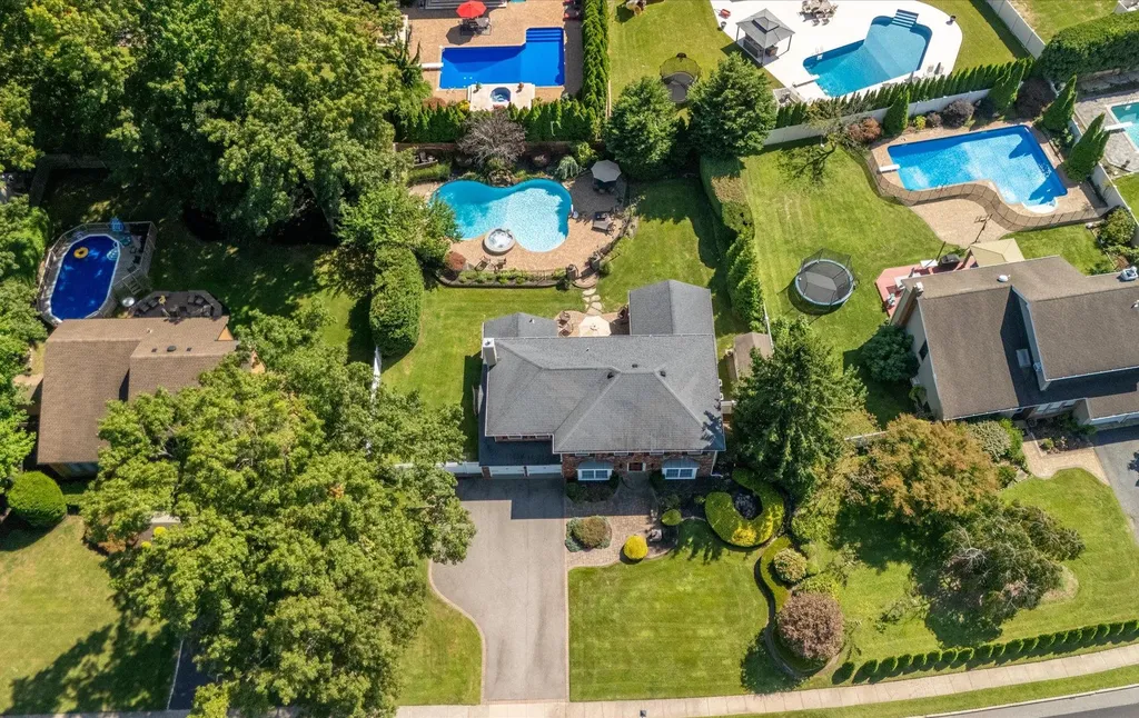 19 Timber Ridge Drive Commack NY 11725