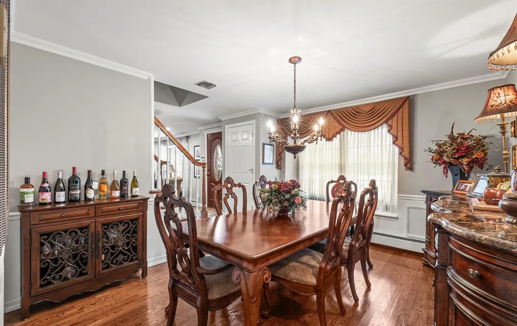 19 Timber Ridge Drive Commack NY 11725