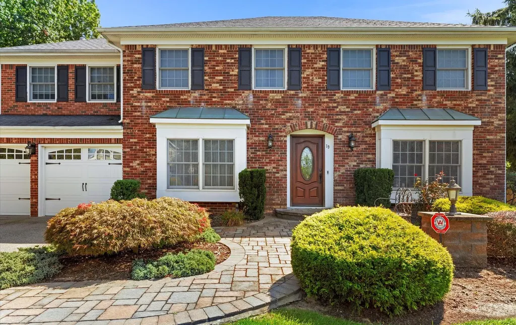 19 Timber Ridge Drive Commack NY 11725
