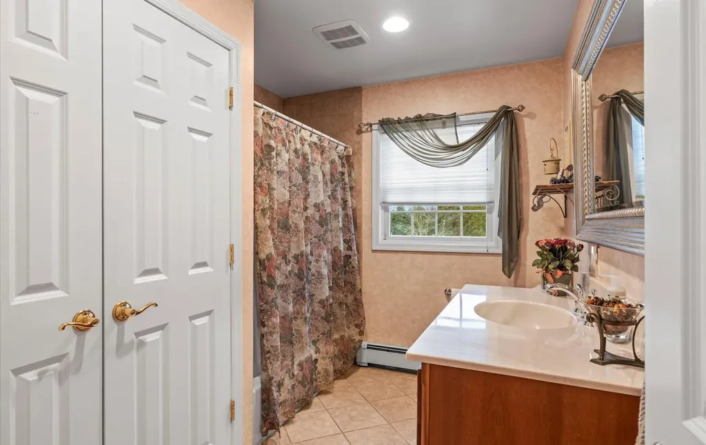 19 Timber Ridge Drive Commack NY 11725