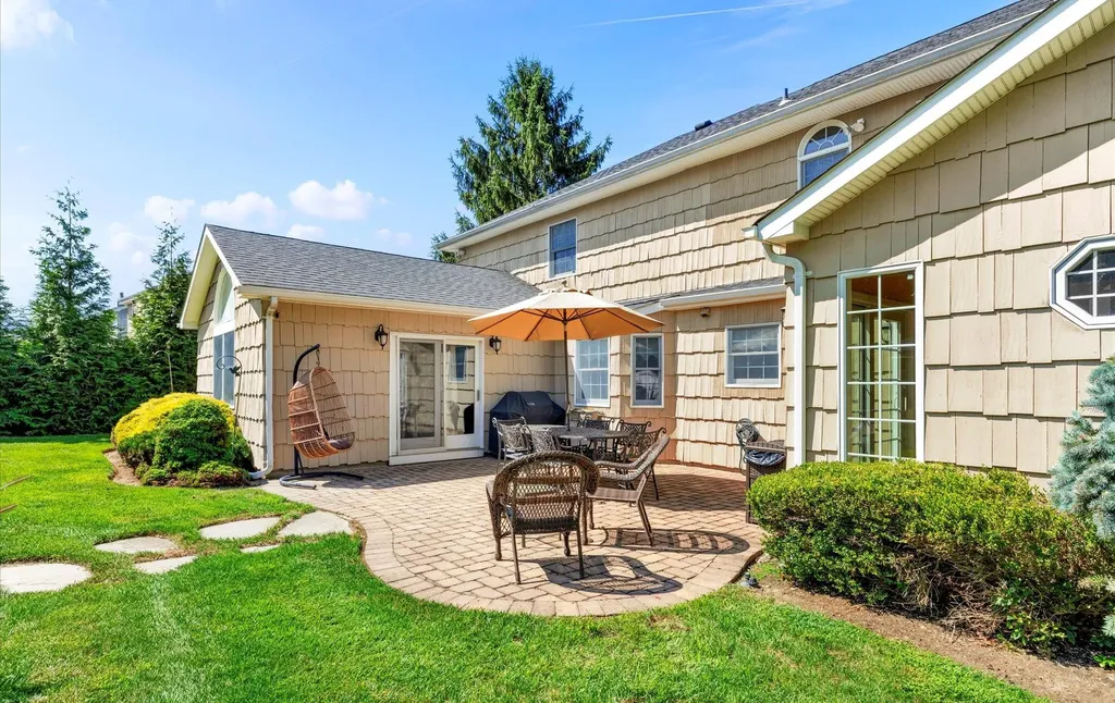 19 Timber Ridge Drive Commack NY 11725