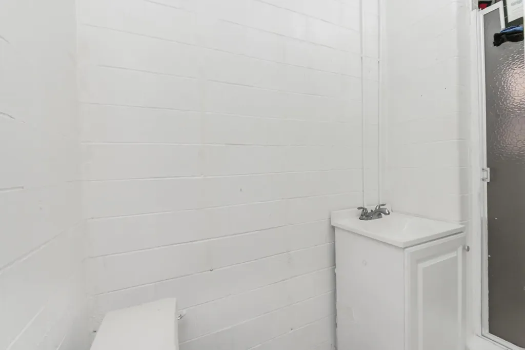 4252 Monticello Avenue Bronx NY 10466