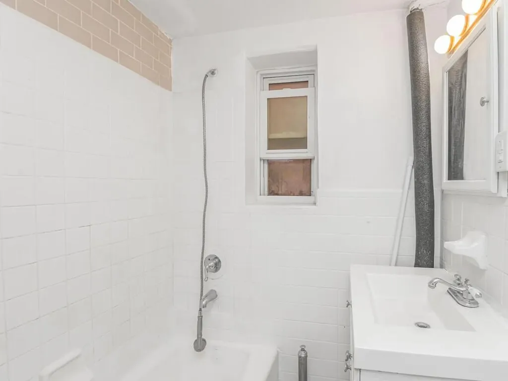 4252 Monticello Avenue Bronx NY 10466