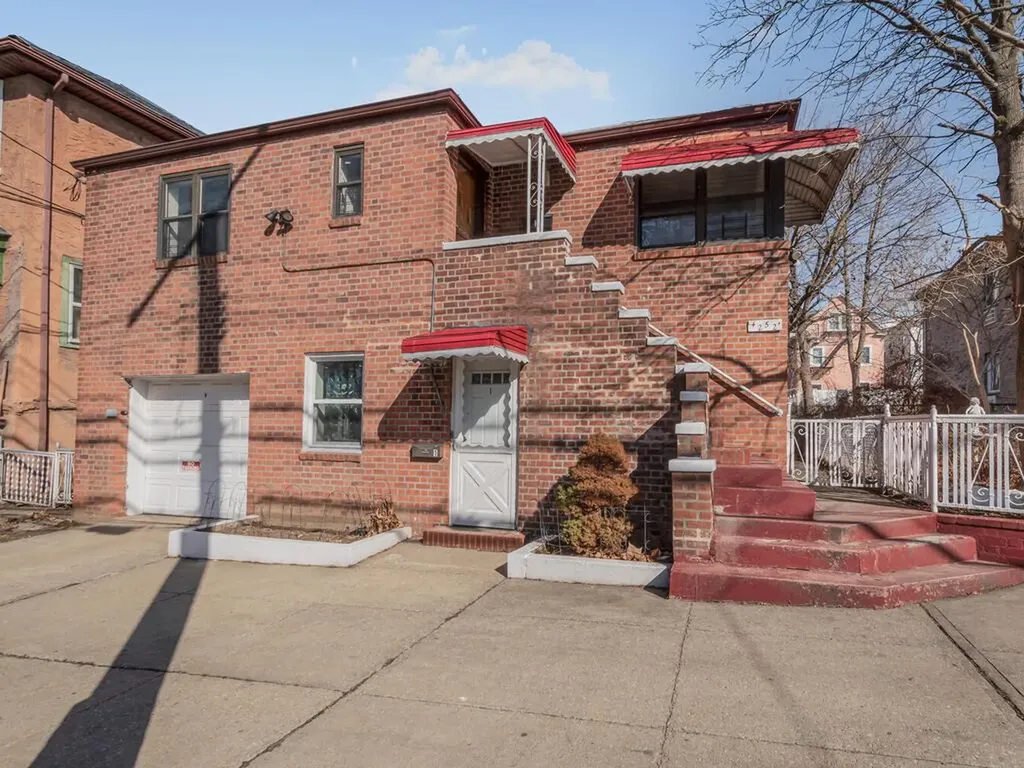 4252 Monticello Avenue Bronx NY 10466