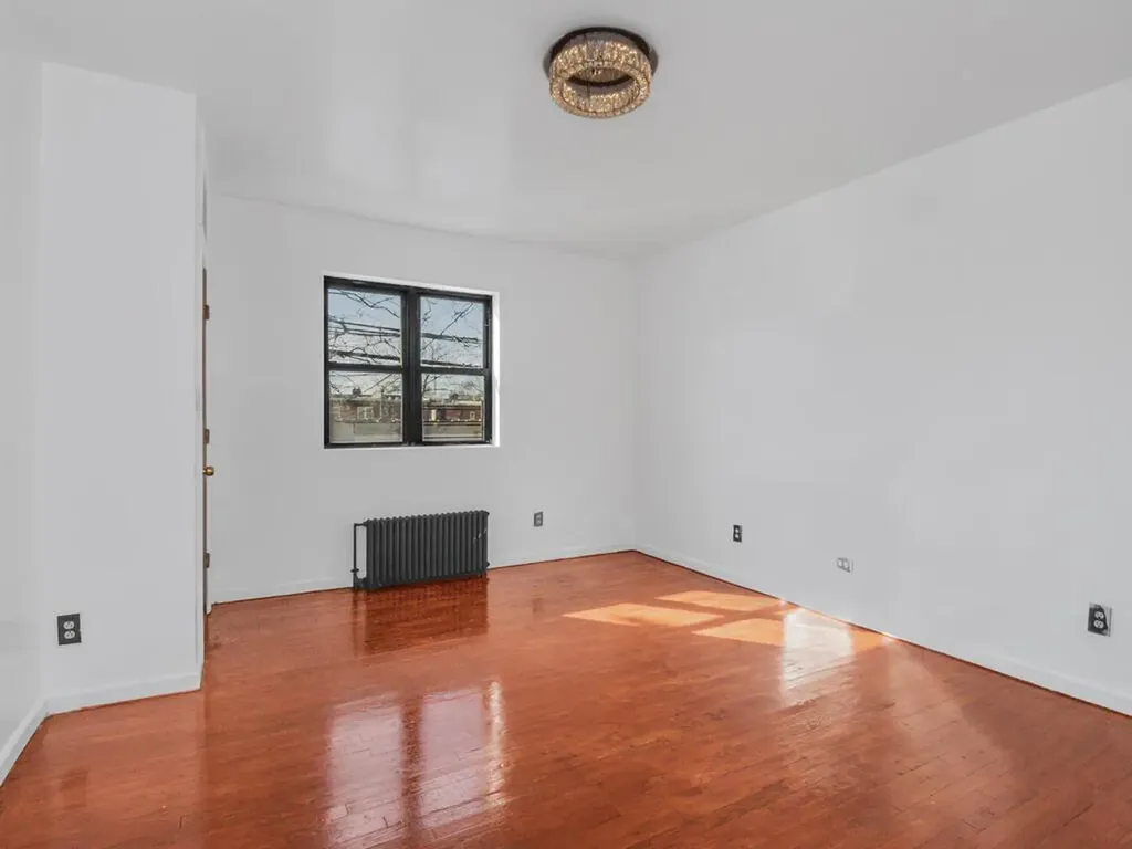4252 Monticello Avenue Bronx NY 10466