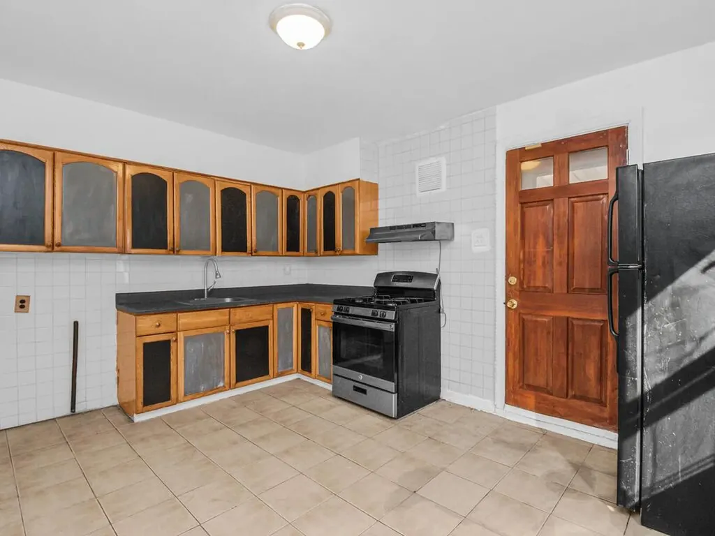 4252 Monticello Avenue Bronx NY 10466