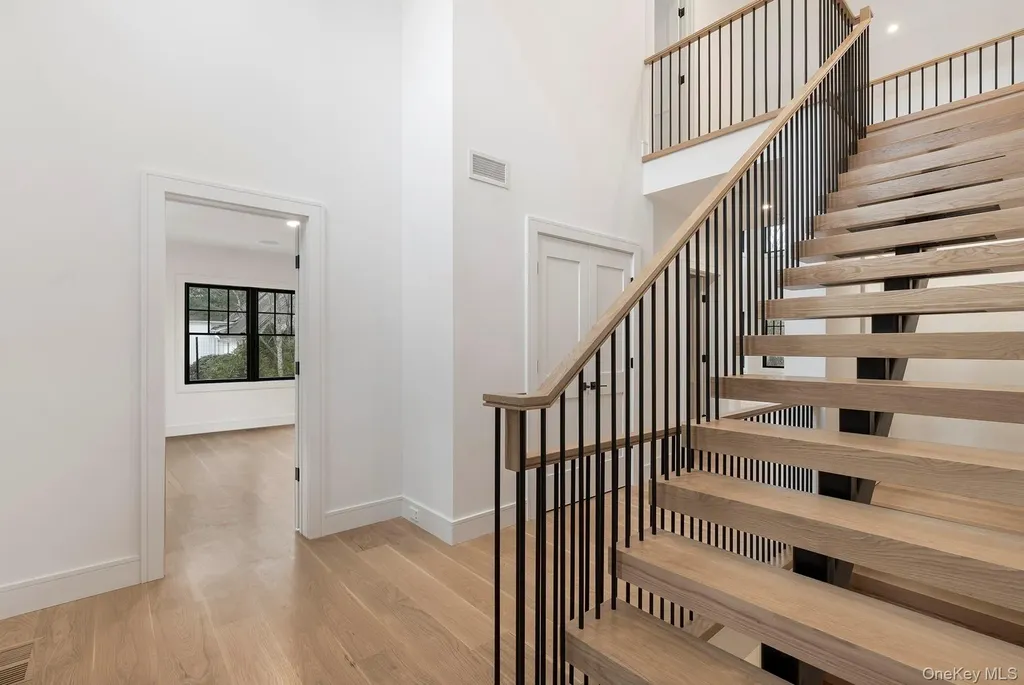 46 Towhee Trail East Hampton NY 11937