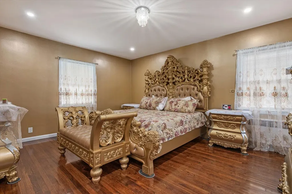 17 Willowbrook Lane Freeport NY 11520