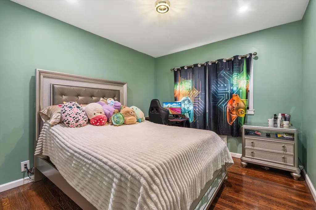 17 Willowbrook Lane Freeport NY 11520