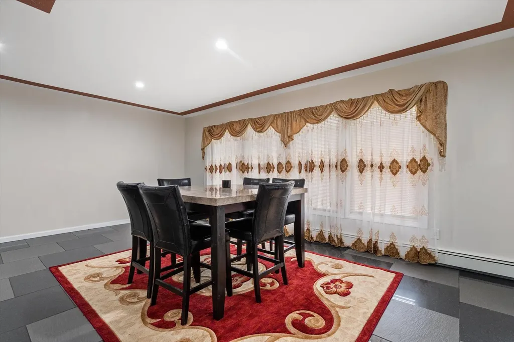 17 Willowbrook Lane Freeport NY 11520