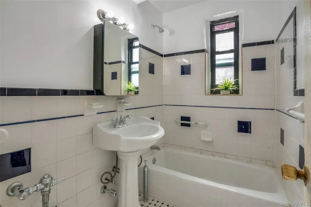 3840 Greystone Avenue Bronx NY 10463
