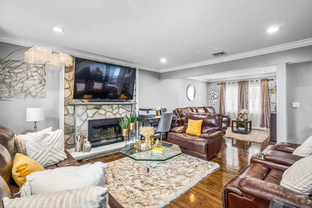 49 Madison Avenue Deer Park NY 11729