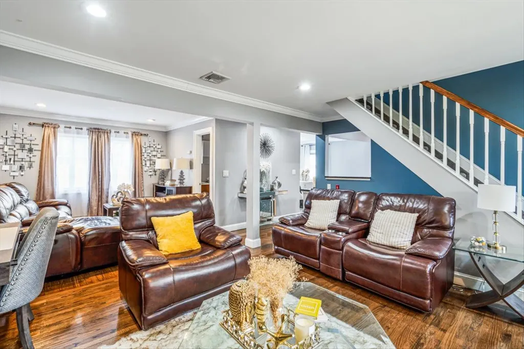 49 Madison Avenue Deer Park NY 11729