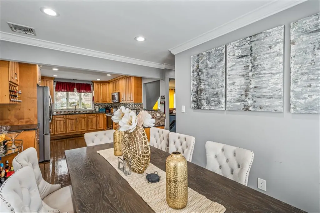 49 Madison Avenue Deer Park NY 11729