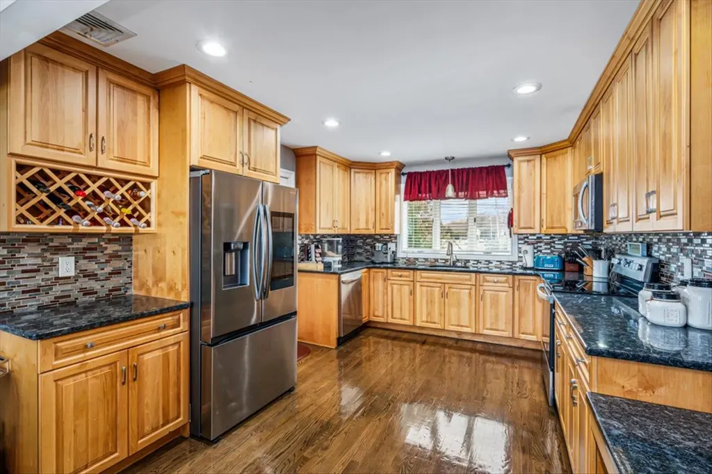 49 Madison Avenue Deer Park NY 11729