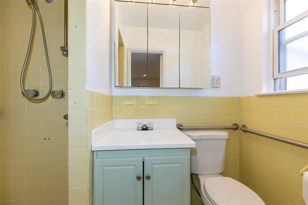 119 Forest Drive Jericho NY 11753