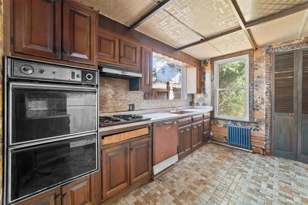 20 Lewis Parkway Yonkers NY 10705
