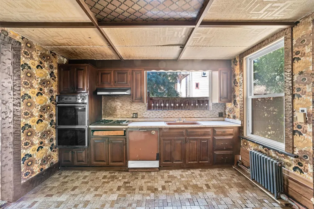 20 Lewis Parkway Yonkers NY 10705