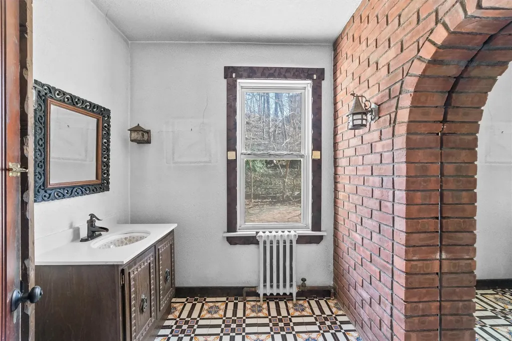 20 Lewis Parkway Yonkers NY 10705