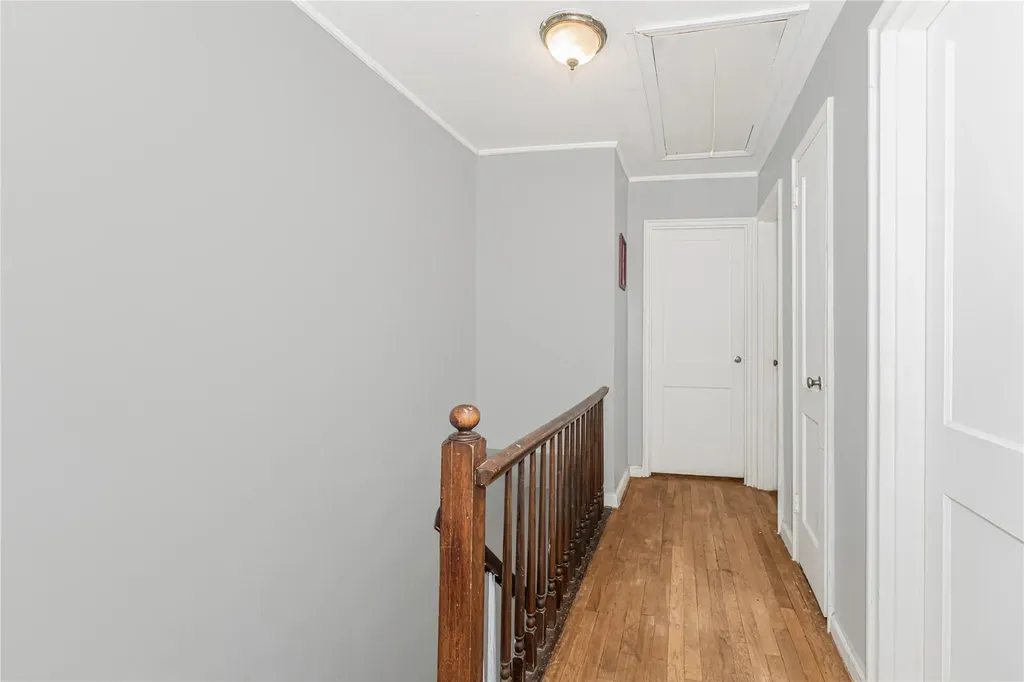 2552 Fish Avenue Bronx NY 10469