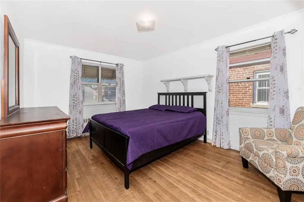 2552 Fish Avenue Bronx NY 10469