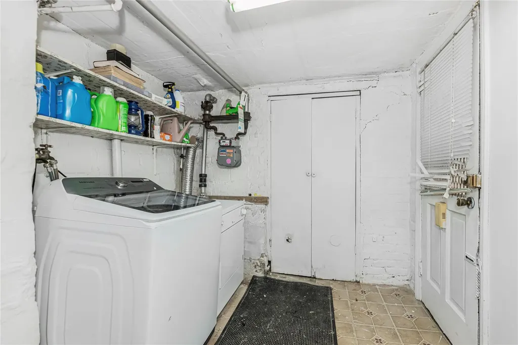 2552 Fish Avenue Bronx NY 10469
