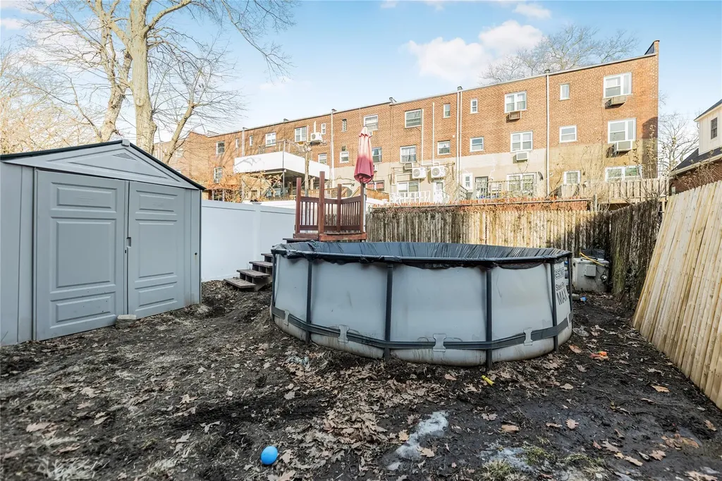 2552 Fish Avenue Bronx NY 10469