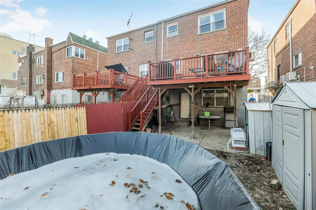 2552 Fish Avenue Bronx NY 10469