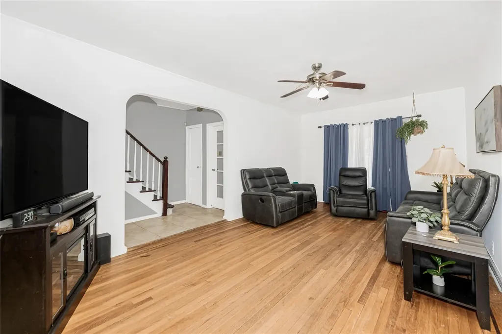 2552 Fish Avenue Bronx NY 10469