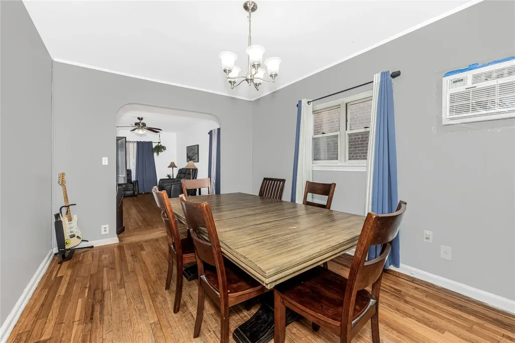 2552 Fish Avenue Bronx NY 10469