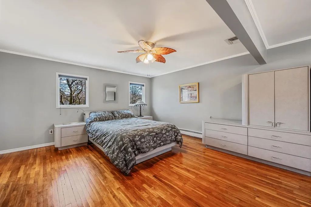 83 Old Brook Road Dix Hills NY 11746