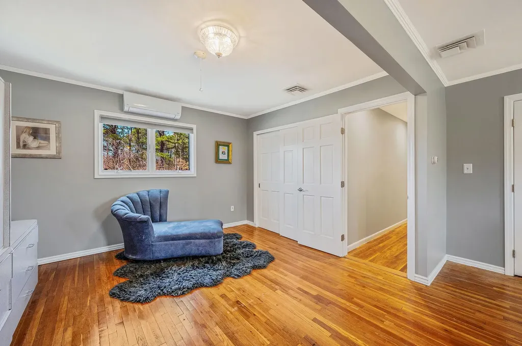 83 Old Brook Road Dix Hills NY 11746