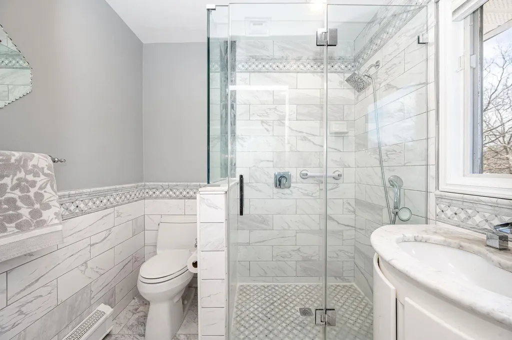 83 Old Brook Road Dix Hills NY 11746