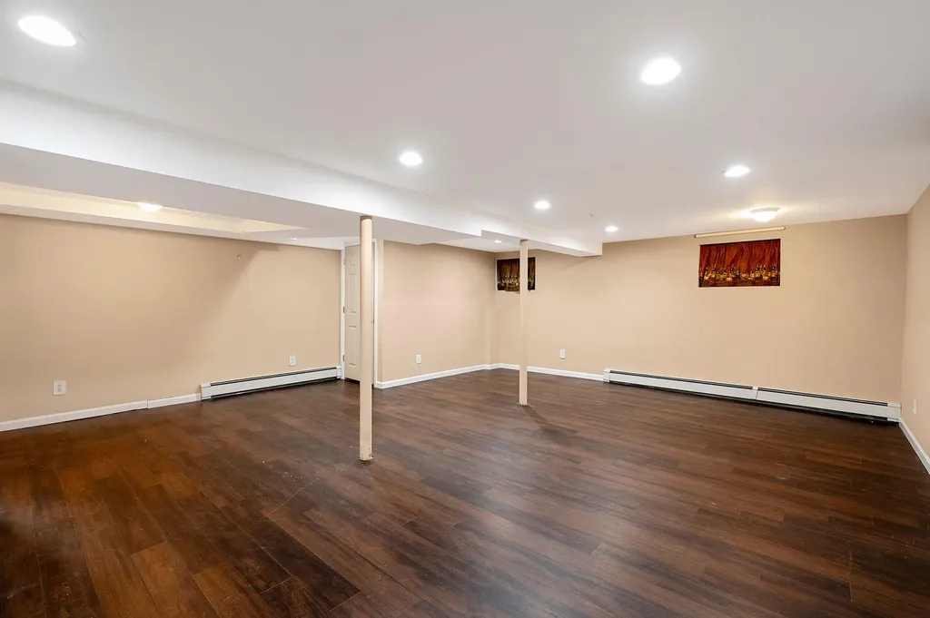 83 Old Brook Road Dix Hills NY 11746