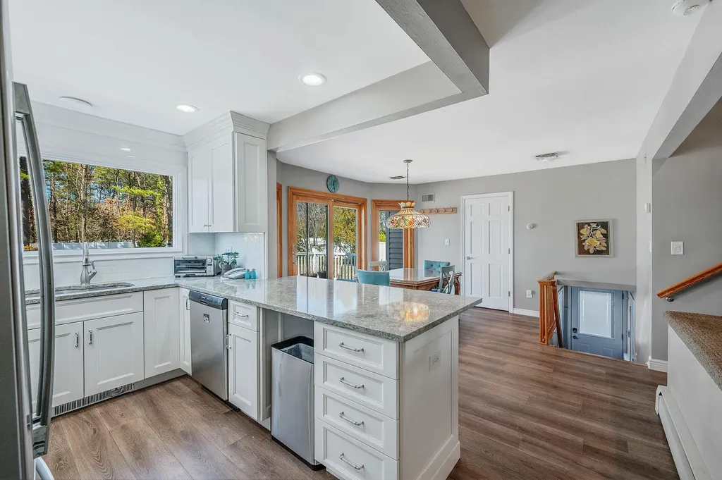 83 Old Brook Road Dix Hills NY 11746