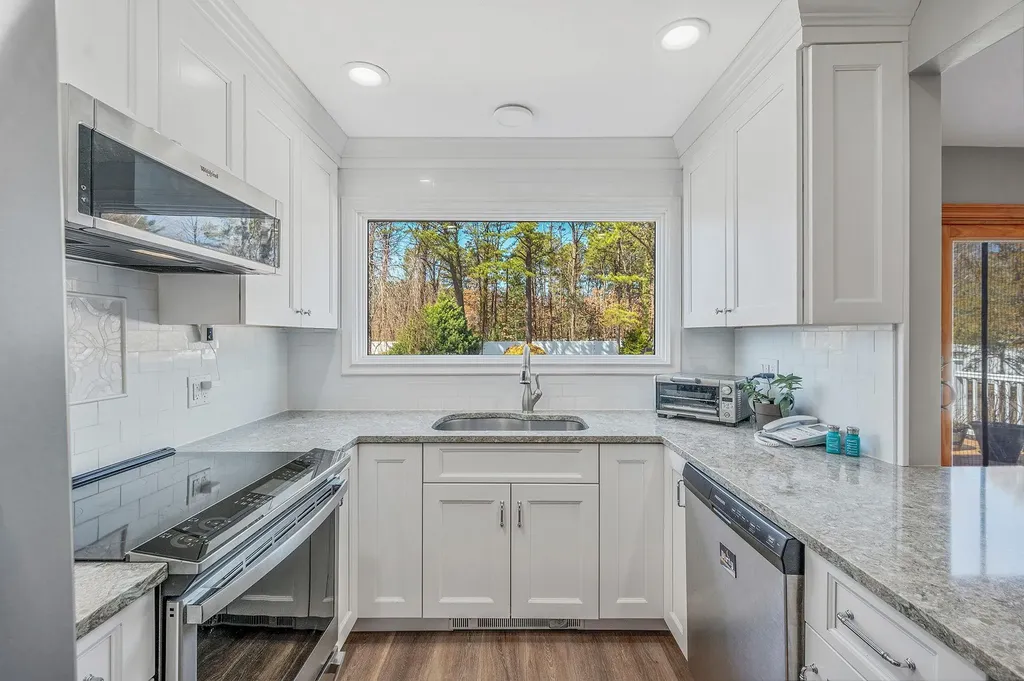 83 Old Brook Road Dix Hills NY 11746