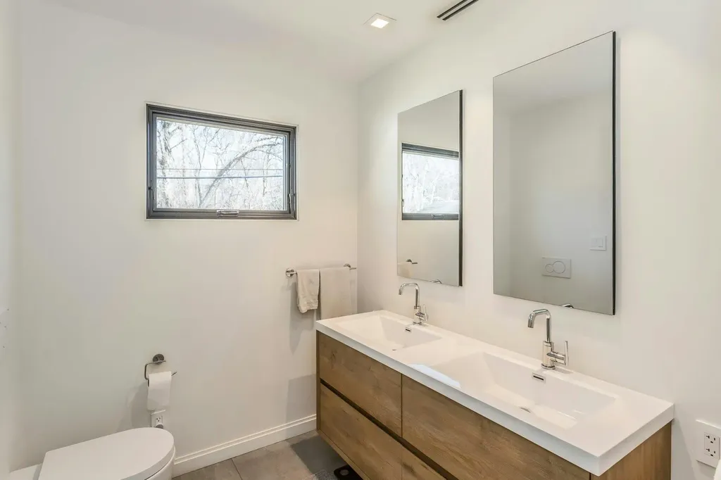709 Parkside Boulevard Massapequa NY 11758