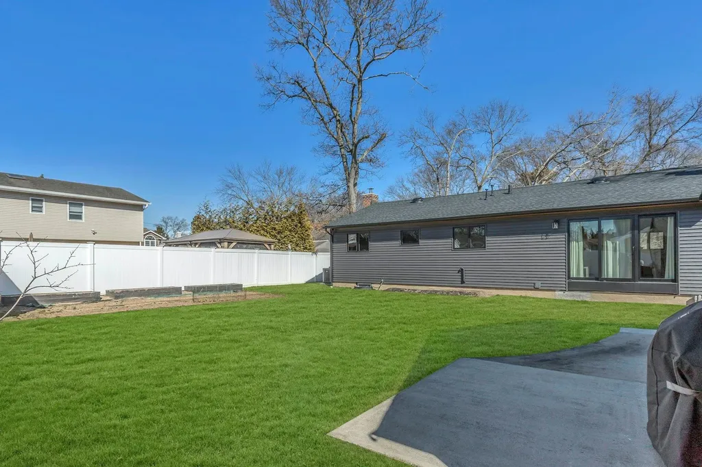 709 Parkside Boulevard Massapequa NY 11758