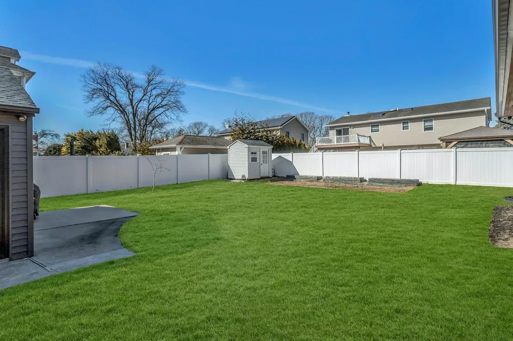 709 Parkside Boulevard Massapequa NY 11758