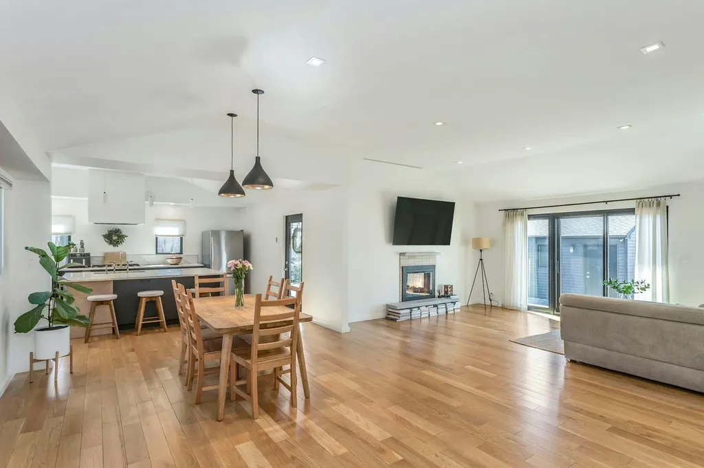 709 Parkside Boulevard Massapequa NY 11758
